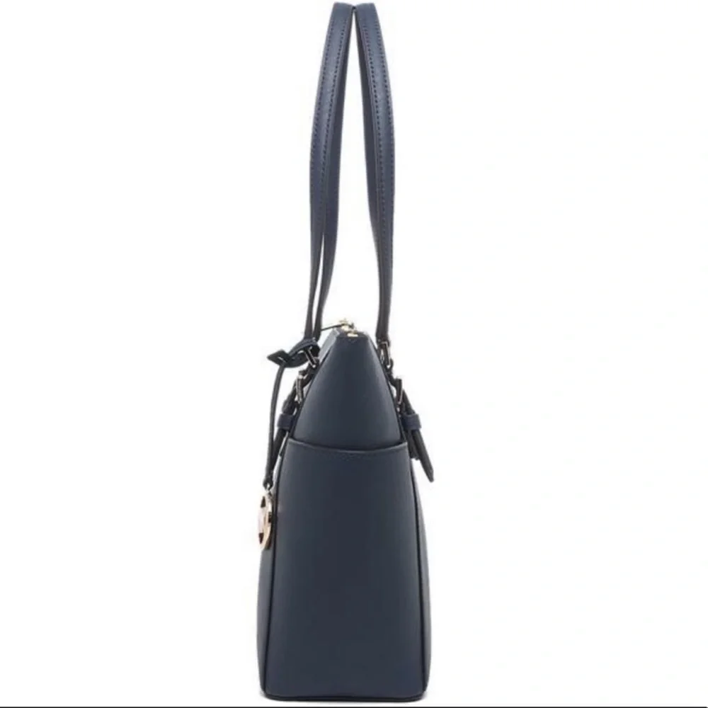 MICHAEL KORS Charlotte Large Leather Top-Zip Tote - Picture 14 of 16